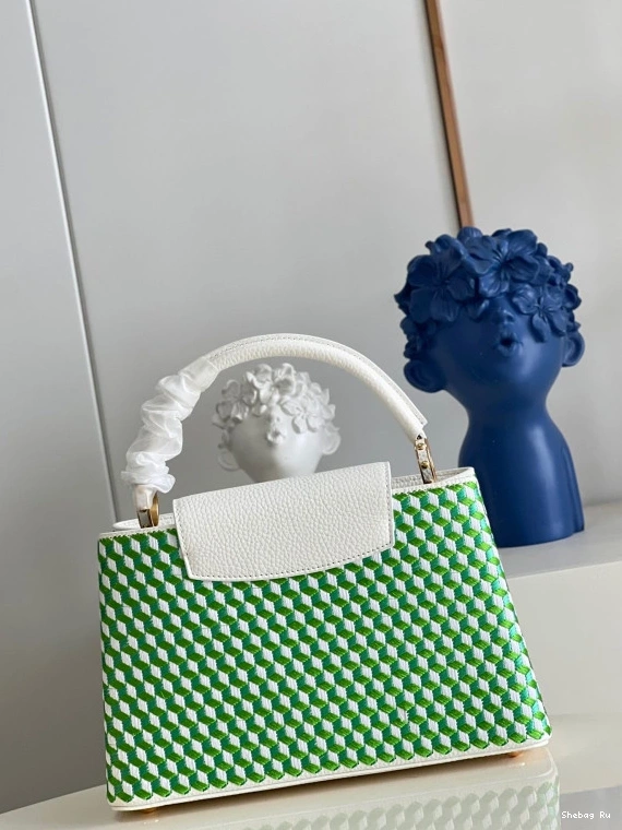 VUITTON LOUIS CAPUCINES MM 0717